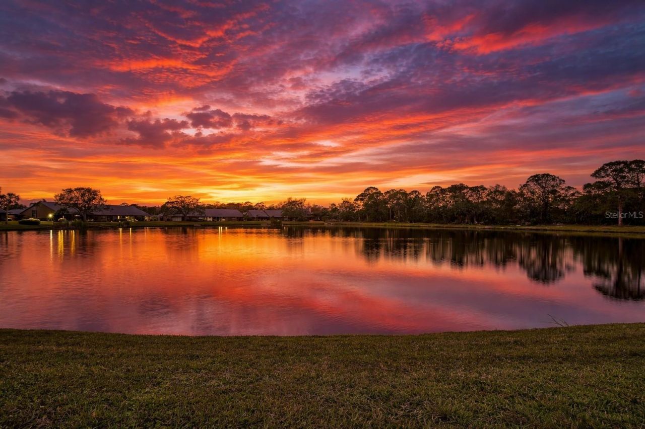 7146 Lakeside Drive, Sarasota, FL 34243 Photo