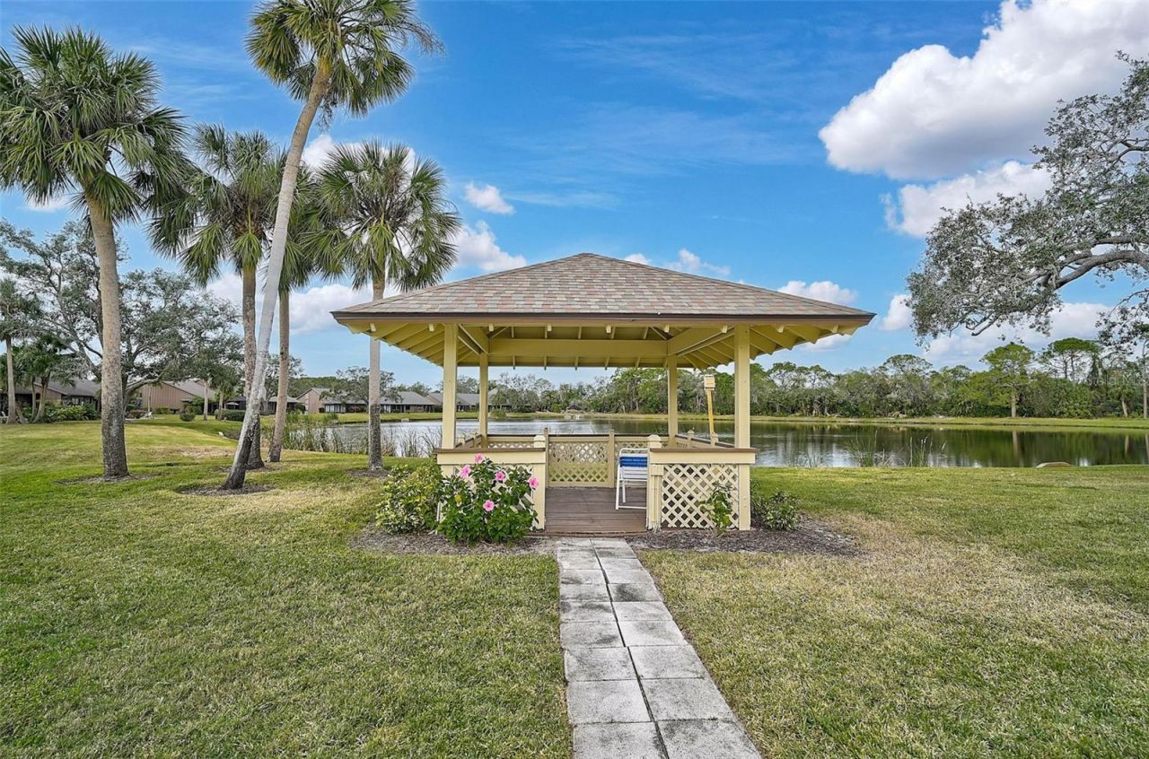 7146 Lakeside Drive, Sarasota, FL 34243 Photo
