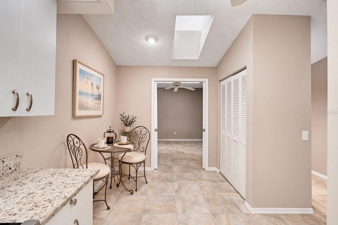 7146 Lakeside Drive, Sarasota, FL 34243 Photo