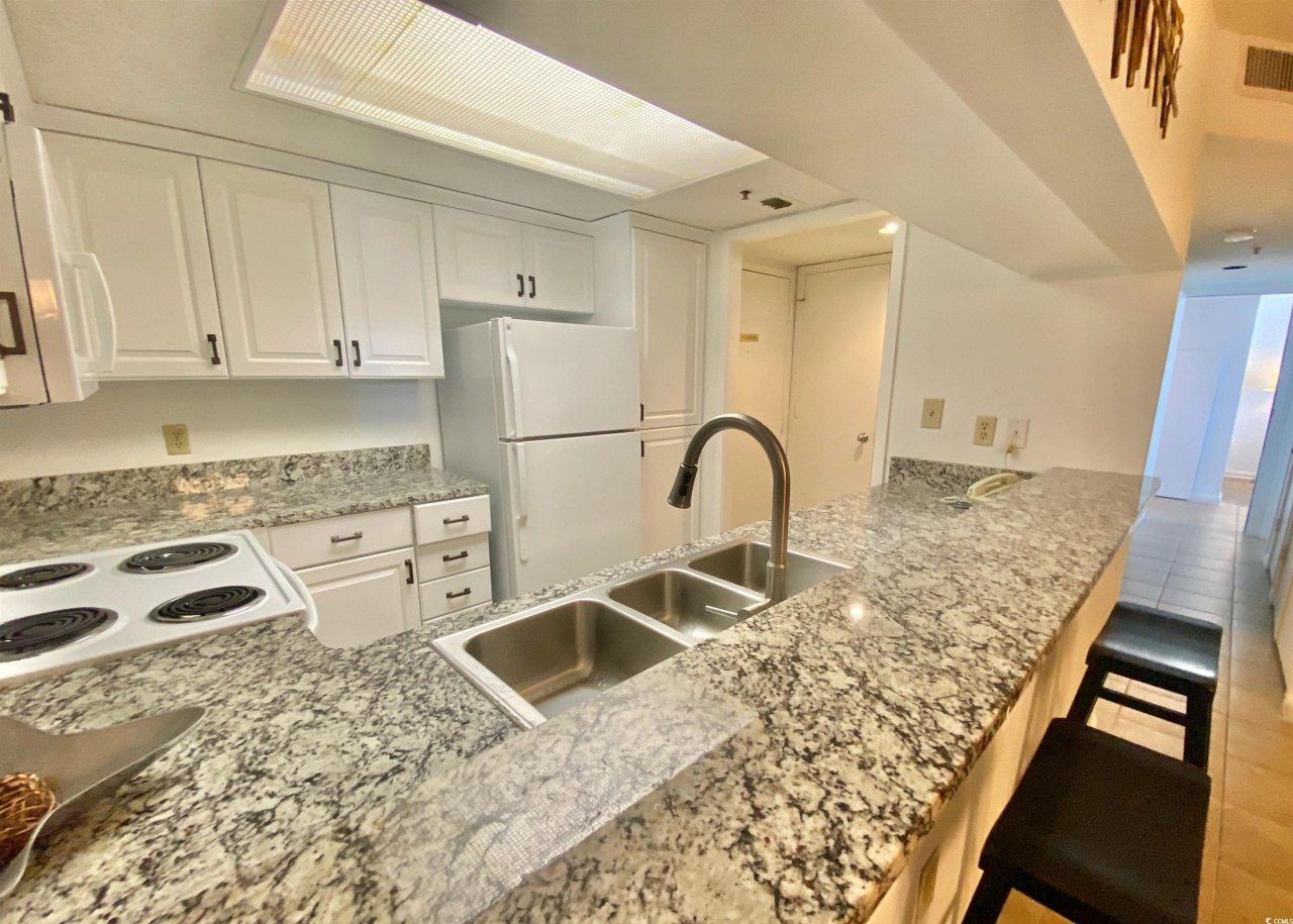 9820 Queensway Blvd. Photo 11