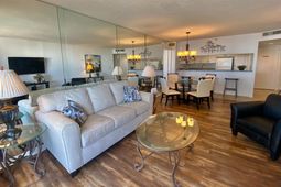 9820 Queensway Blvd. photo 4