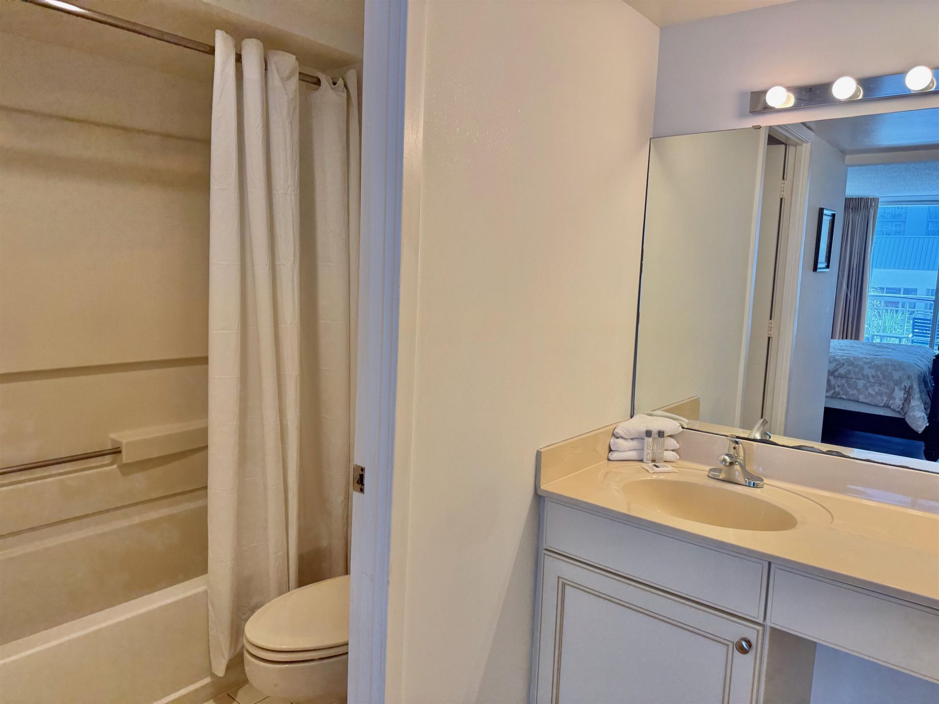 9820 Queensway Blvd. Photo 28