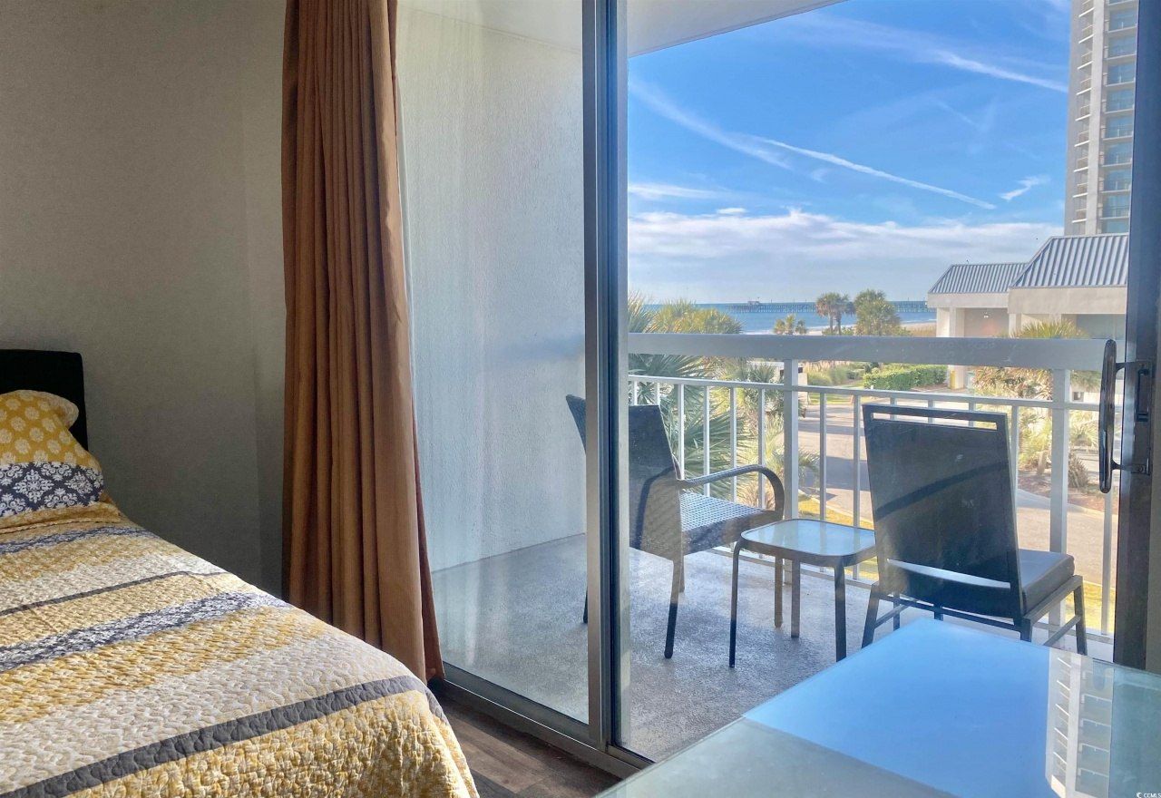 9820 Queensway Blvd. Photo 35