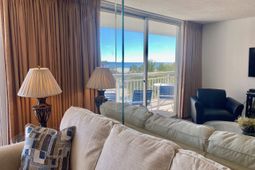 9820 Queensway Blvd. photo 4