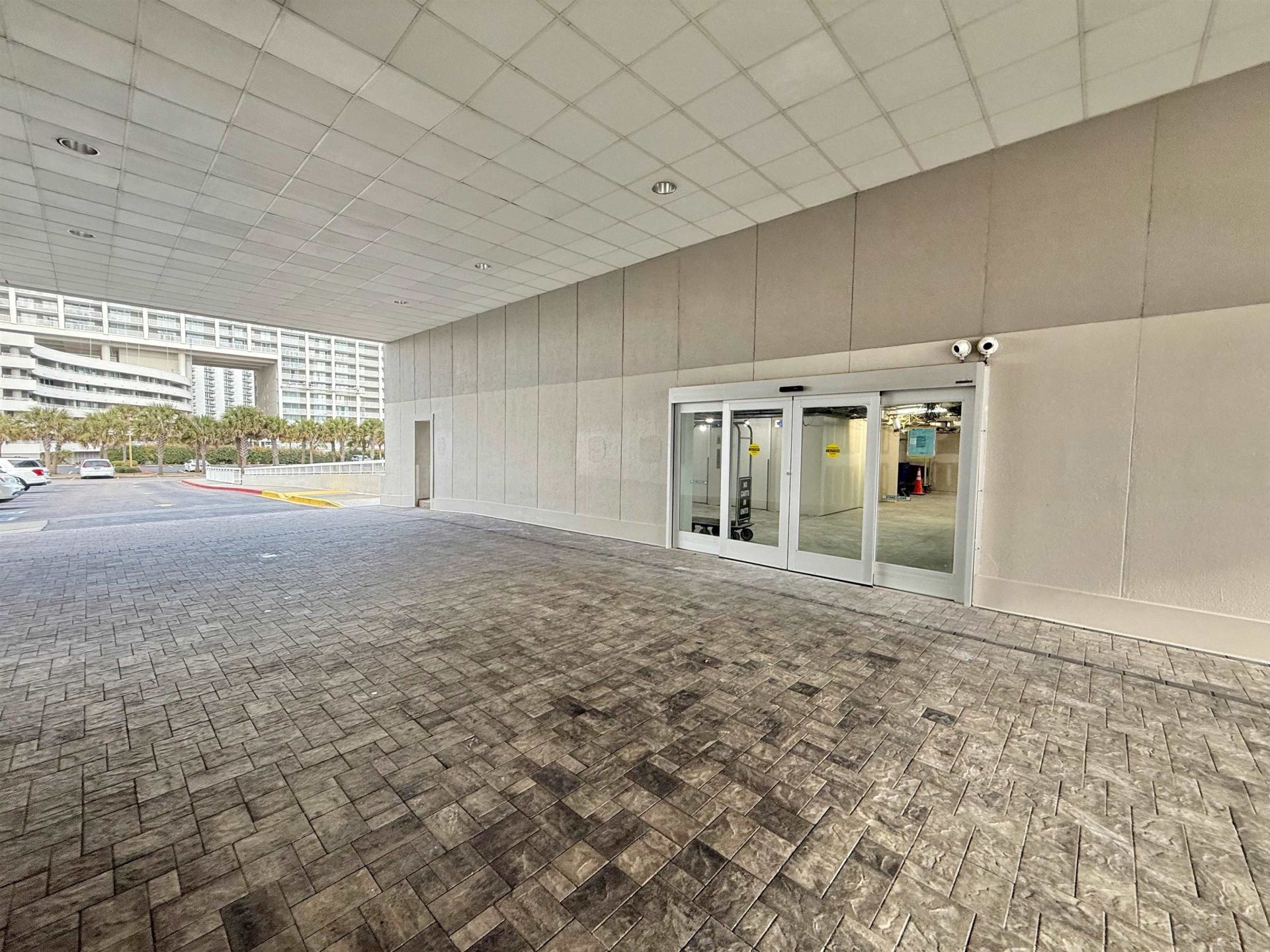 9820 Queensway Blvd. Photo 68