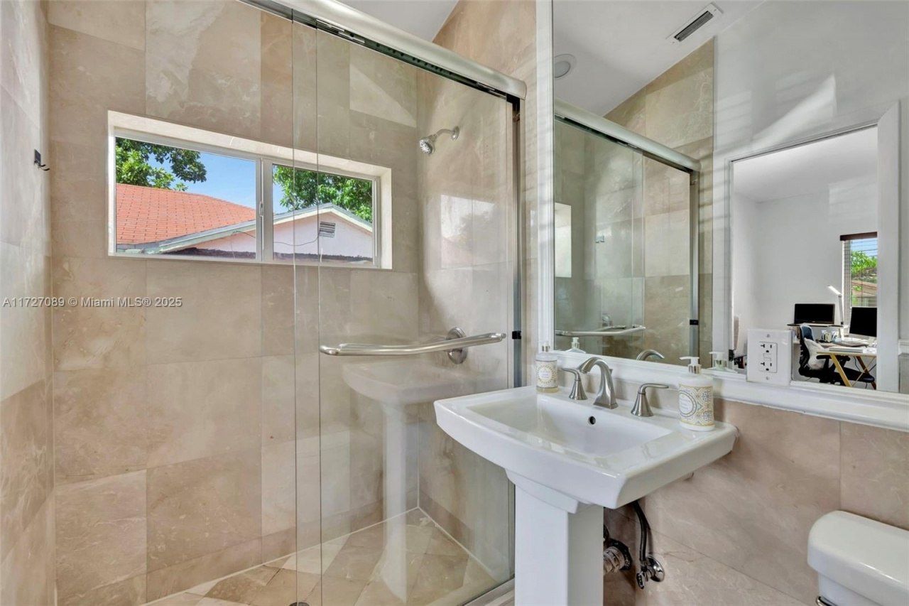 3541 SW 23rd Ter, Miami, FL 33145 Photo