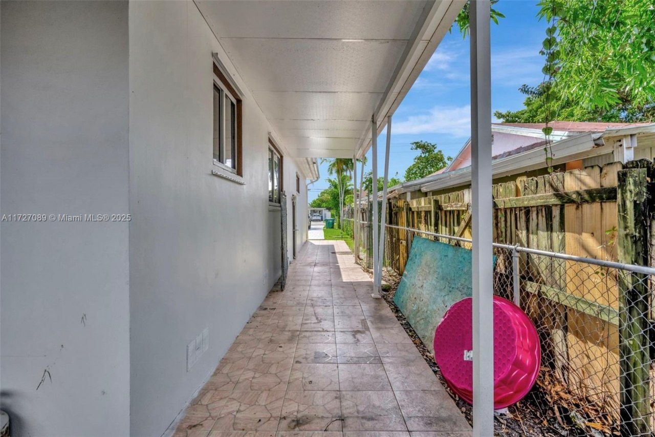 3541 SW 23rd Ter, Miami, FL 33145 Photo