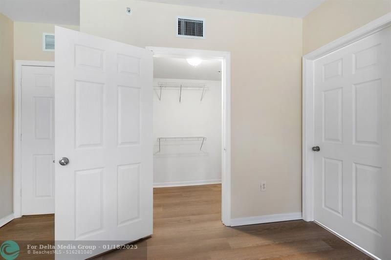 6492 Emerald Dunes Drive, Unit 208, West Palm Beach, FL 33411 Photo