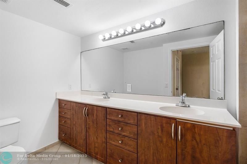 6492 Emerald Dunes Drive, Unit 208, West Palm Beach, FL 33411 Photo