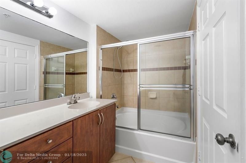 6492 Emerald Dunes Drive, Unit 208, West Palm Beach, FL 33411 Photo