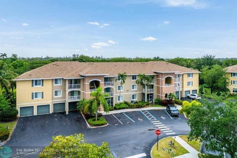 6492 Emerald Dunes Drive, Unit 208, West Palm Beach, FL 33411 Photo