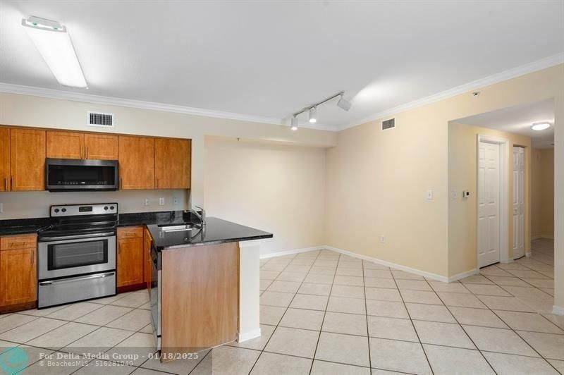 6492 Emerald Dunes Drive, Unit 208, West Palm Beach, FL 33411 Photo