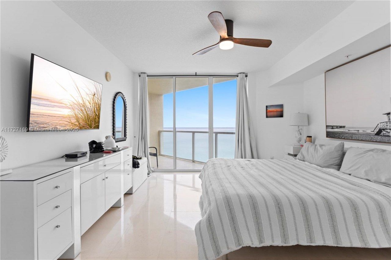16699 Collins Ave, Unit 2709, Sunny Isles Beach, FL 33160 Photo