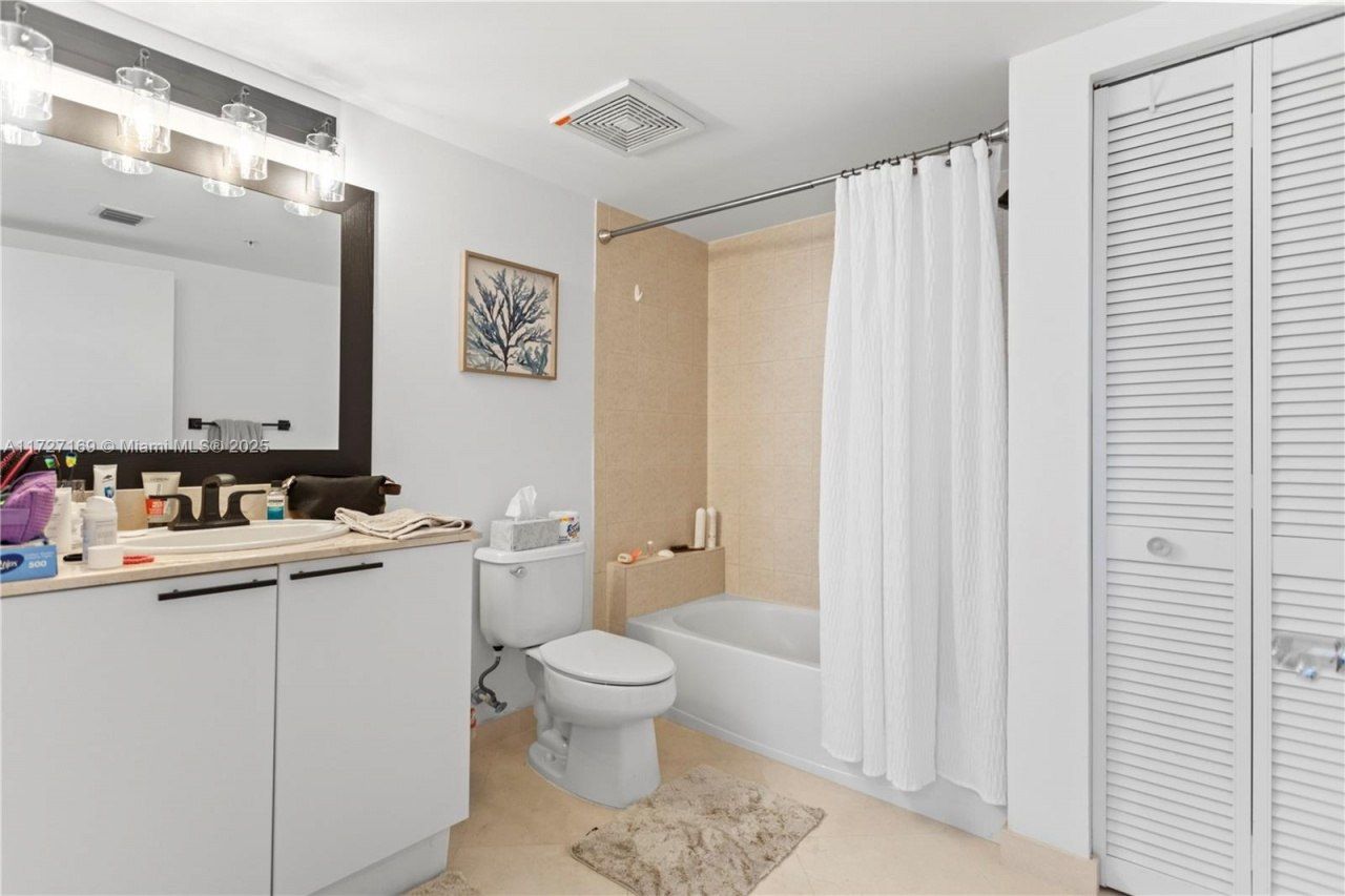 16699 Collins Ave, Unit 2709, Sunny Isles Beach, FL 33160 Photo