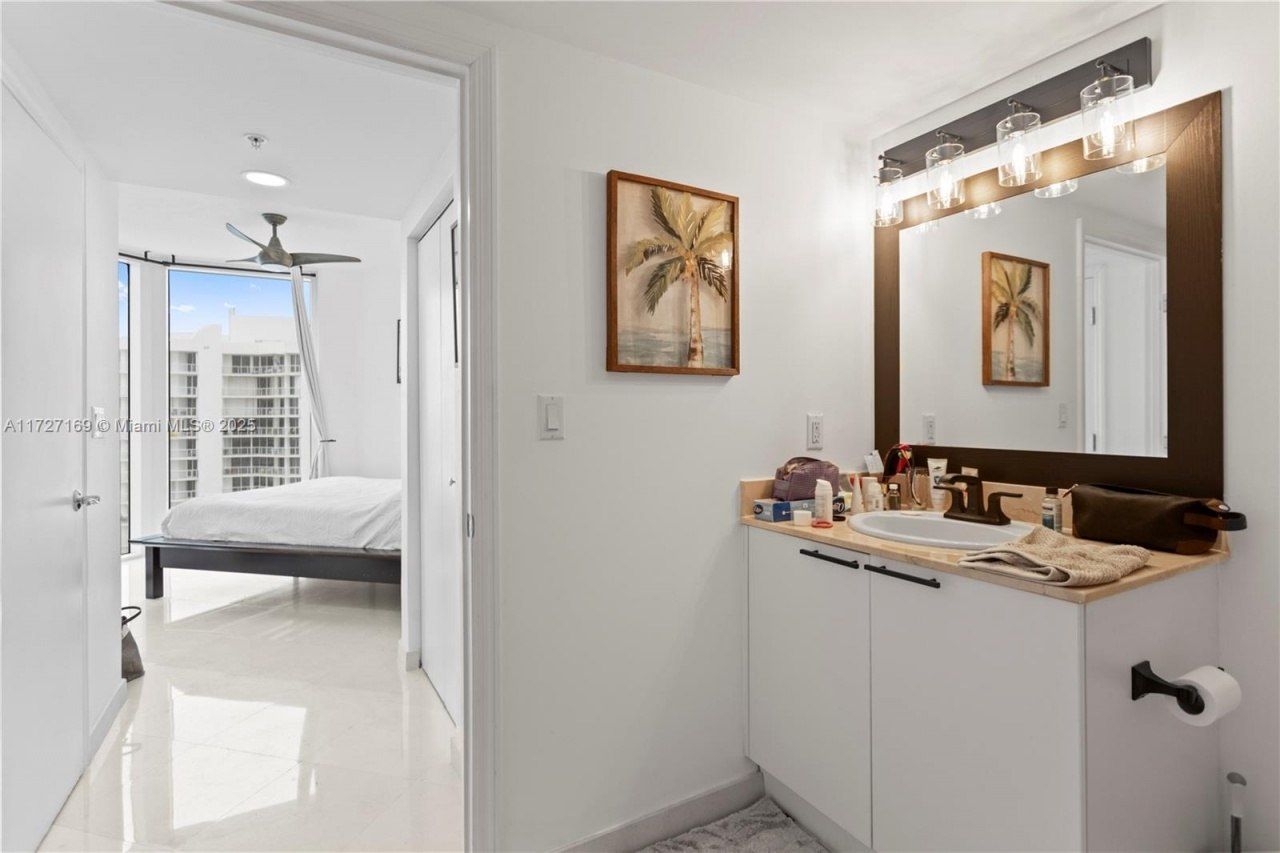 16699 Collins Ave, Unit 2709, Sunny Isles Beach, FL 33160 Photo