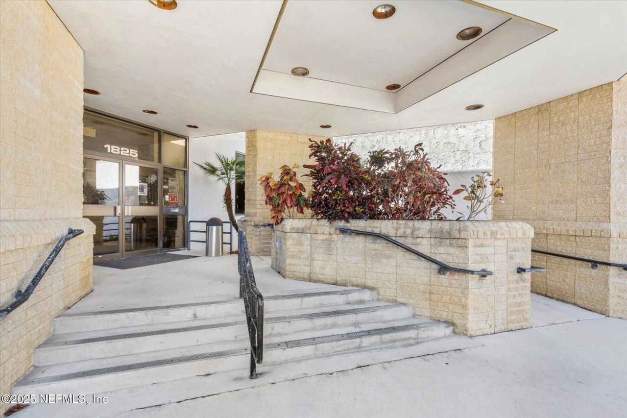 1825 St Johns Avenue, Palatka, FL 32177 Photo