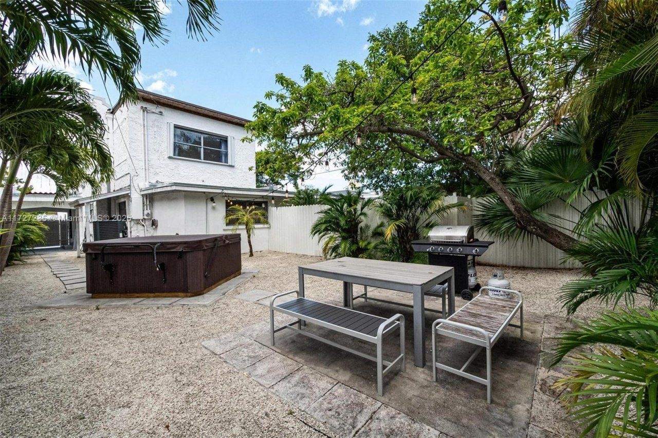 1428 SW 11th Ter, Unit N/A, Miami, FL 33135 Photo