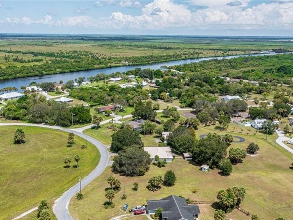 1038 Seminole CIR, MOORE HAVEN, FL 33471