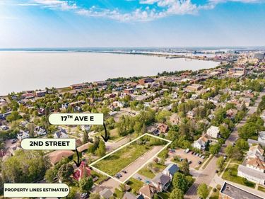 xxx E 2nd Street, Duluth, MN 55812