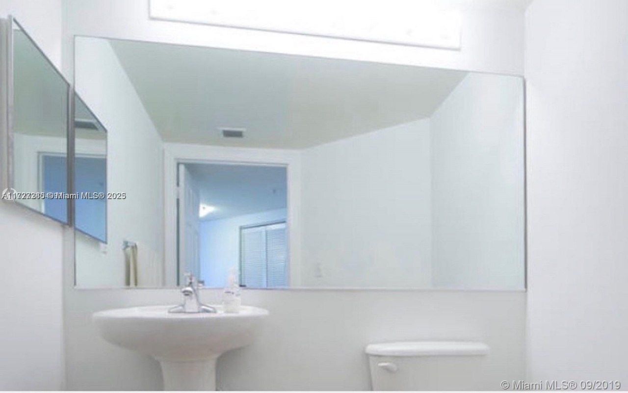 2080 S Ocean Dr, Unit 502, Hallandale Beach, FL 33009 Photo