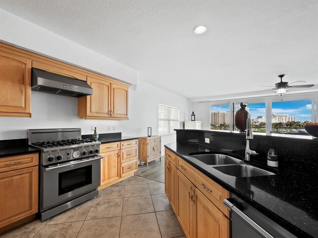 650 Golden Gate Point, Unit 401, Sarasota, FL 34236 Photo