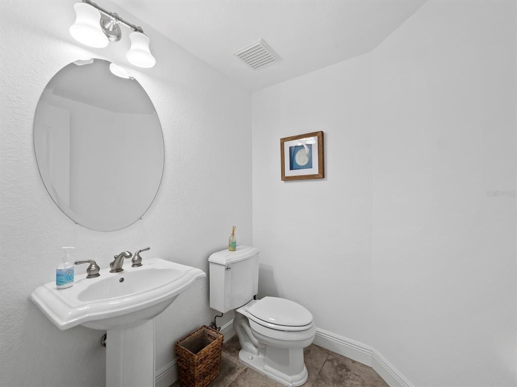 650 Golden Gate Point, Unit 401, Sarasota, FL 34236 Photo