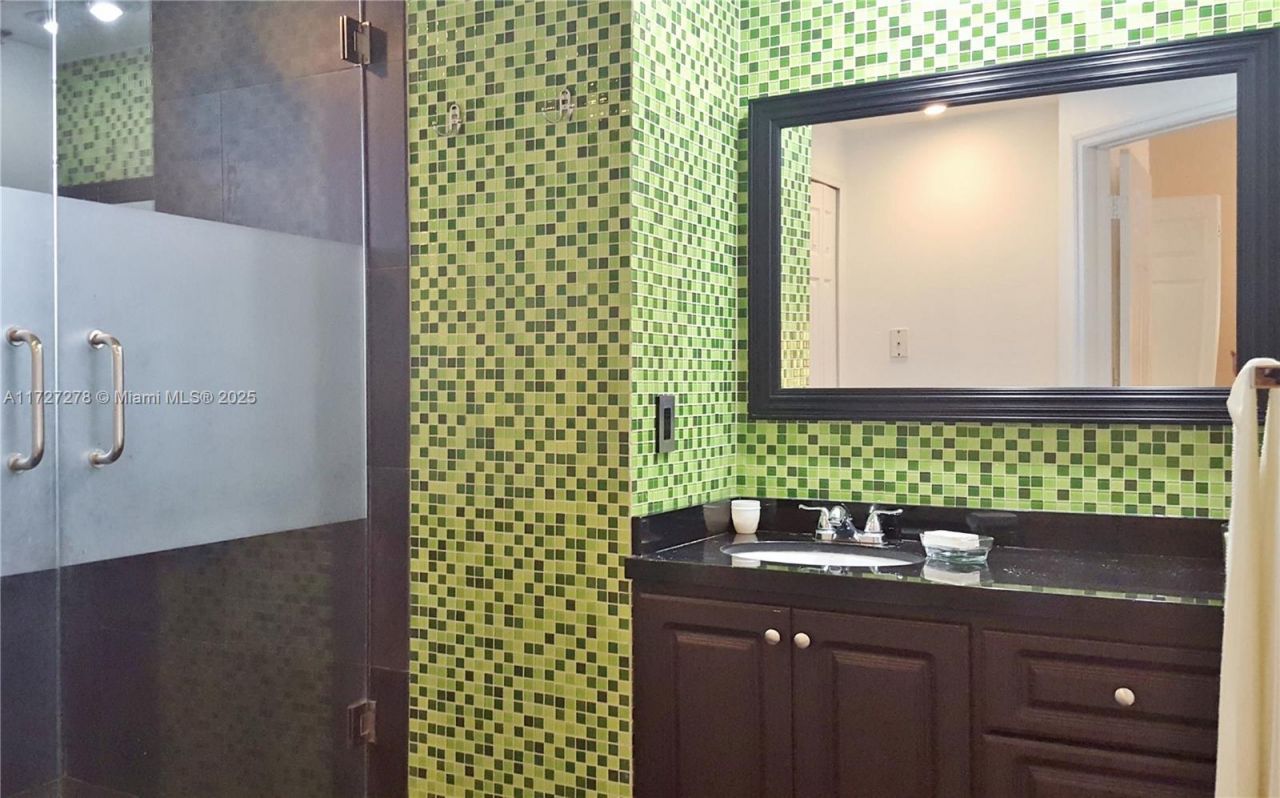 3215 NE 184 St, Unit 14302, Aventura, FL 33160 Photo