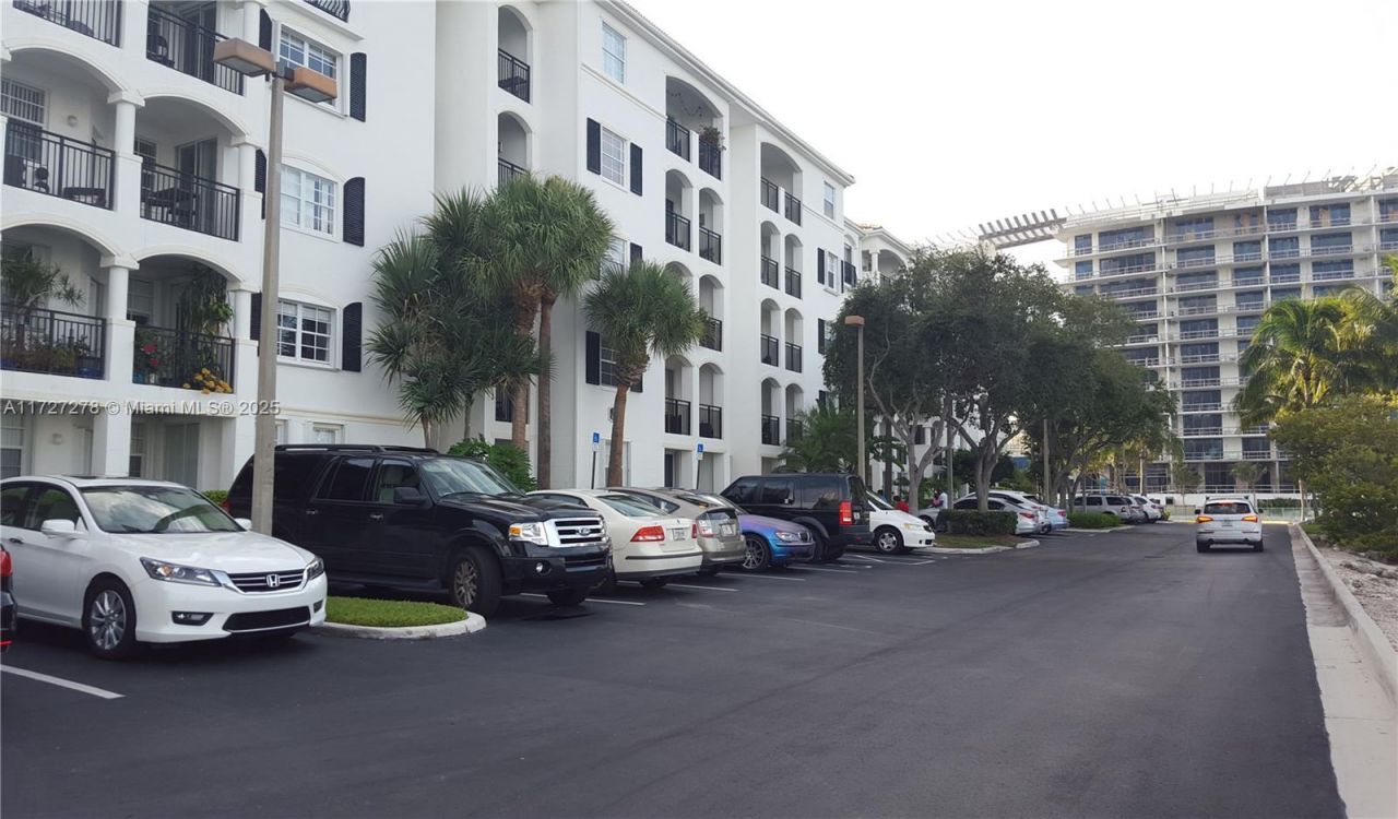 3215 NE 184 St, Unit 14302, Aventura, FL 33160 Photo