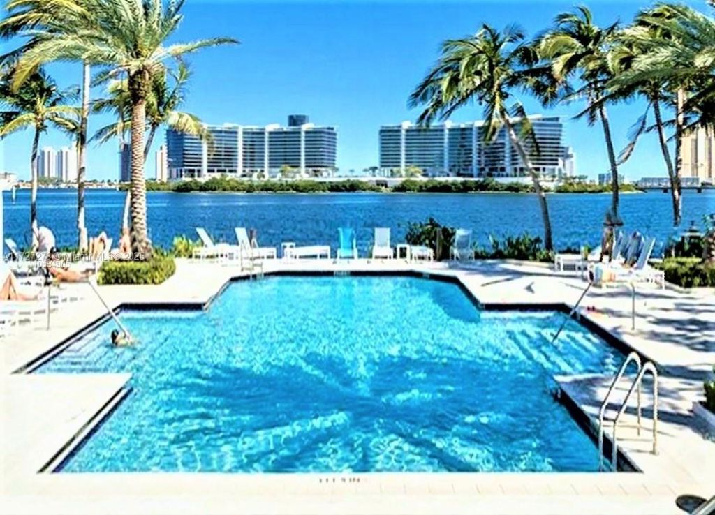 3215 NE 184 St, Unit 14302, Aventura, FL 33160 Photo