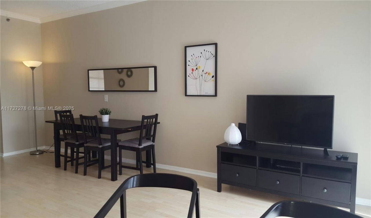 3215 NE 184 St, Unit 14302, Aventura, FL 33160 Photo