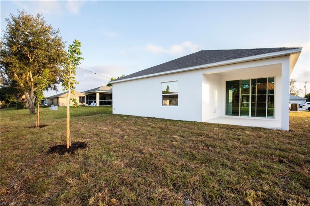 617 SE 3rd Ter, Cape Coral, FL 33990 Photo