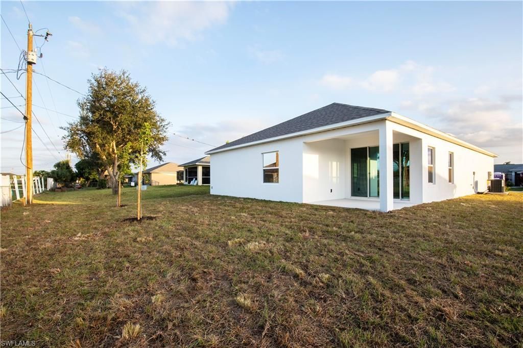 617 SE 3rd Ter, Cape Coral, FL 33990 Photo