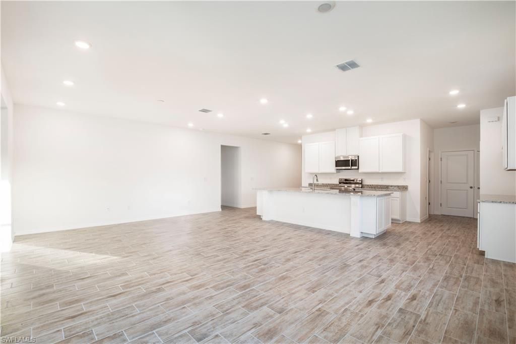 617 SE 3rd Ter, Cape Coral, FL 33990 Photo