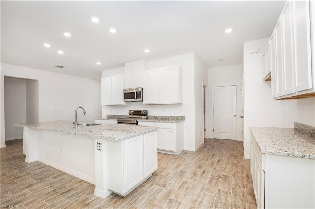 617 SE 3rd Ter, Cape Coral, FL 33990 Photo