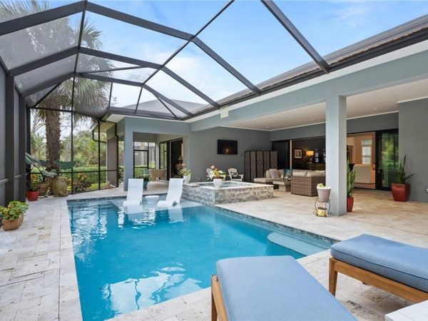 235 Oak Hammock Circle SW, Vero Beach, FL 32962