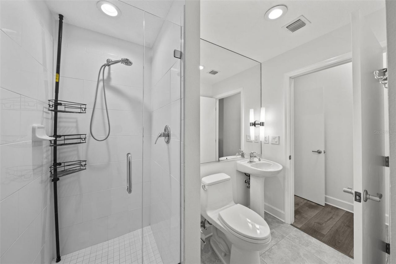 226 5th Avenue N, Unit 1106, Saint Petersburg, FL 33701 Photo