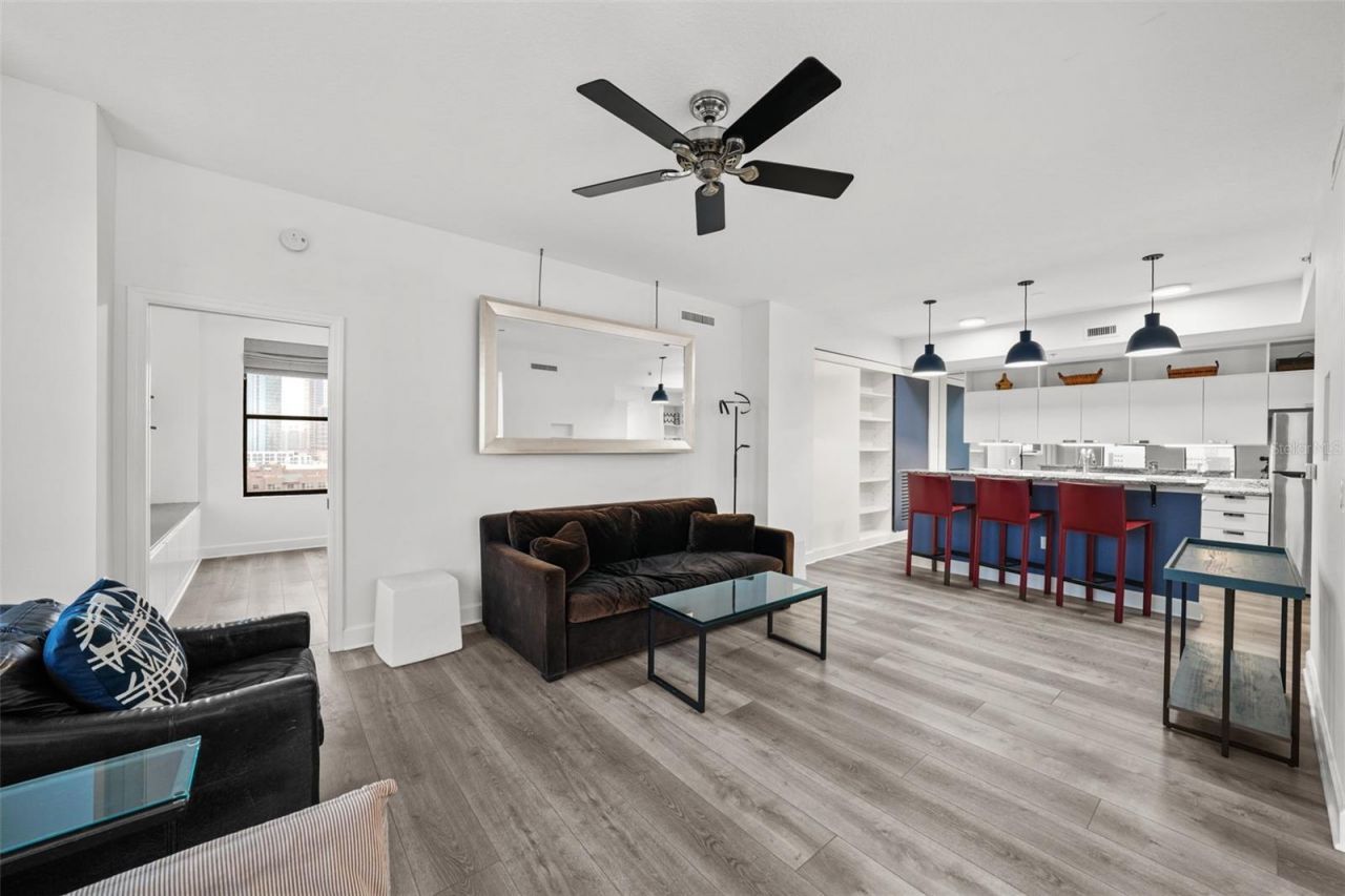 226 5th Avenue N, Unit 1106, Saint Petersburg, FL 33701 Photo