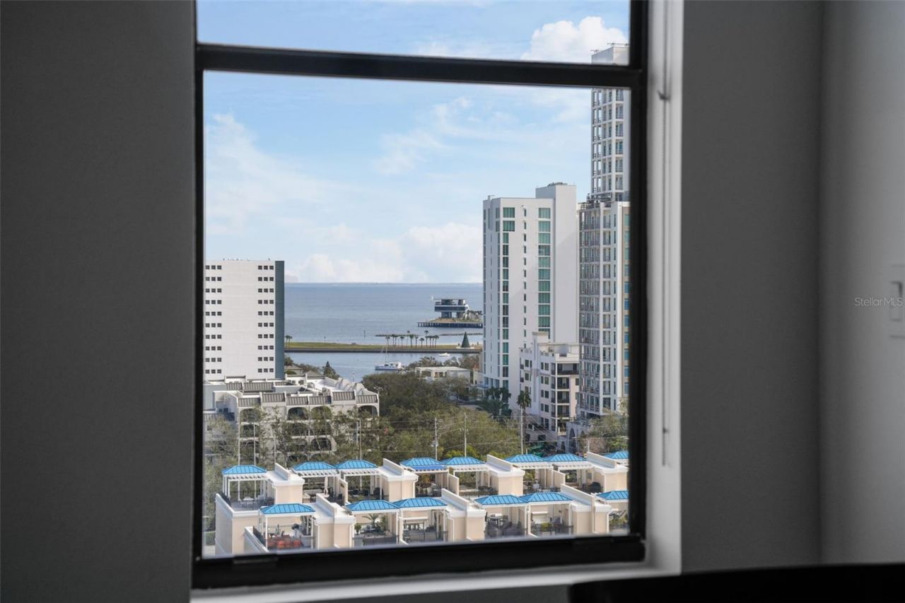226 5th Avenue N, Unit 1106, Saint Petersburg, FL 33701 Photo