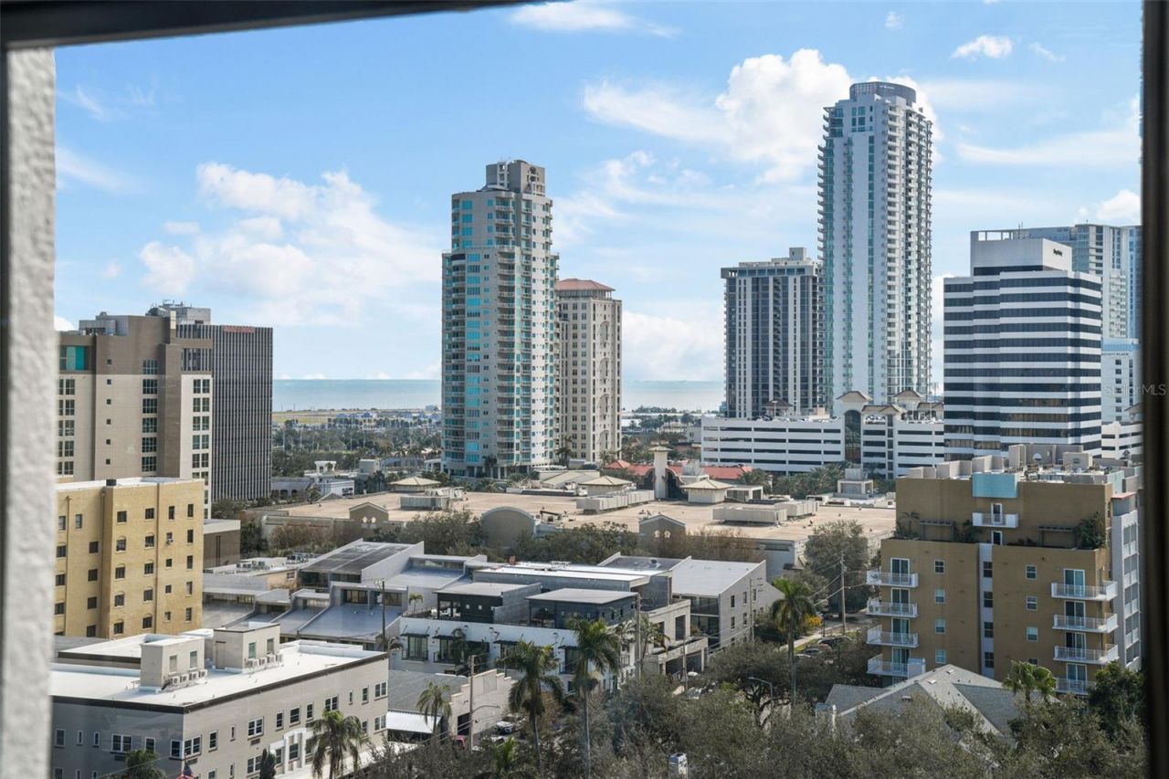 226 5th Avenue N, Unit 1106, Saint Petersburg, FL 33701 Photo