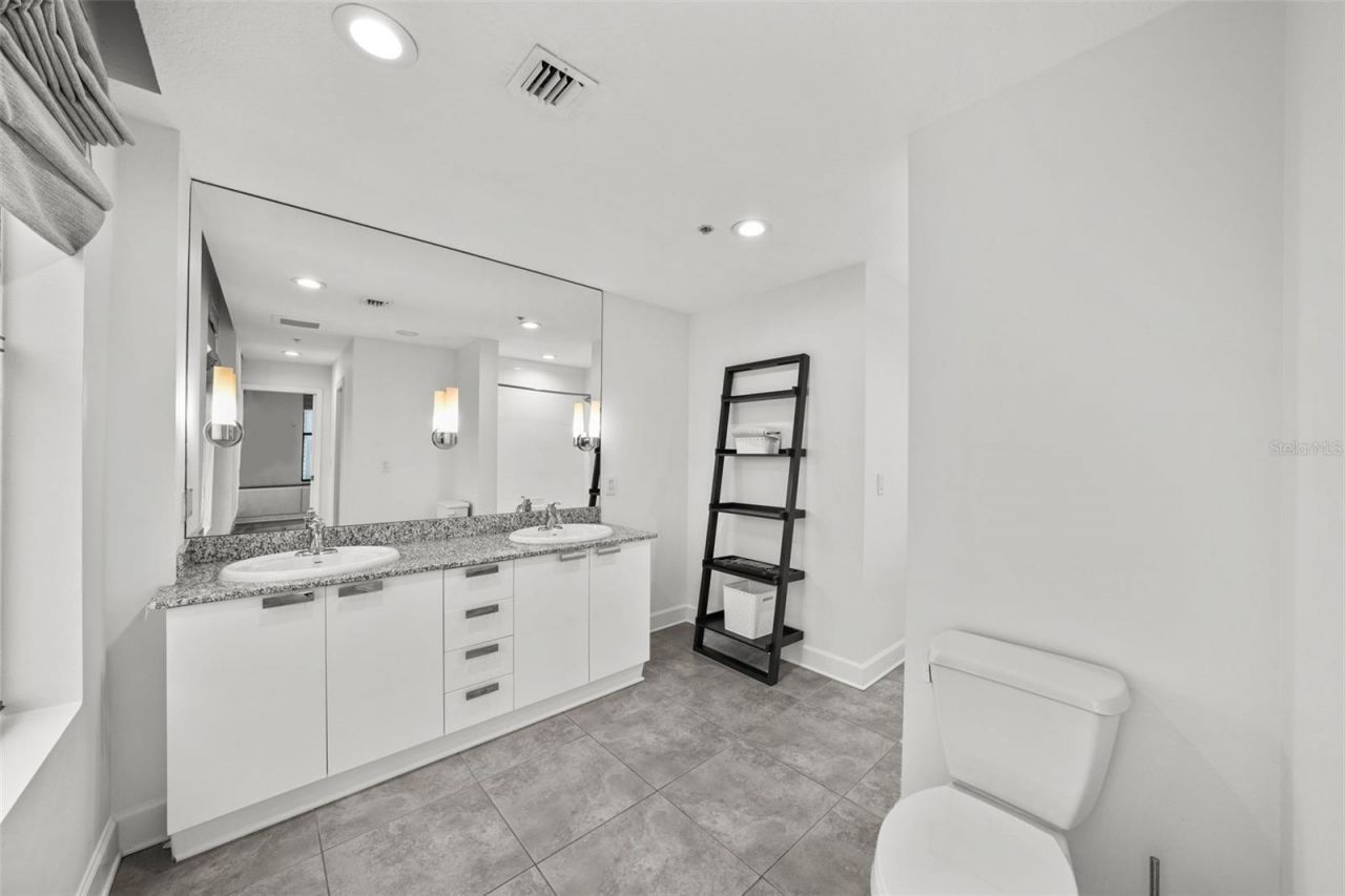 226 5th Avenue N, Unit 1106, Saint Petersburg, FL 33701 Photo