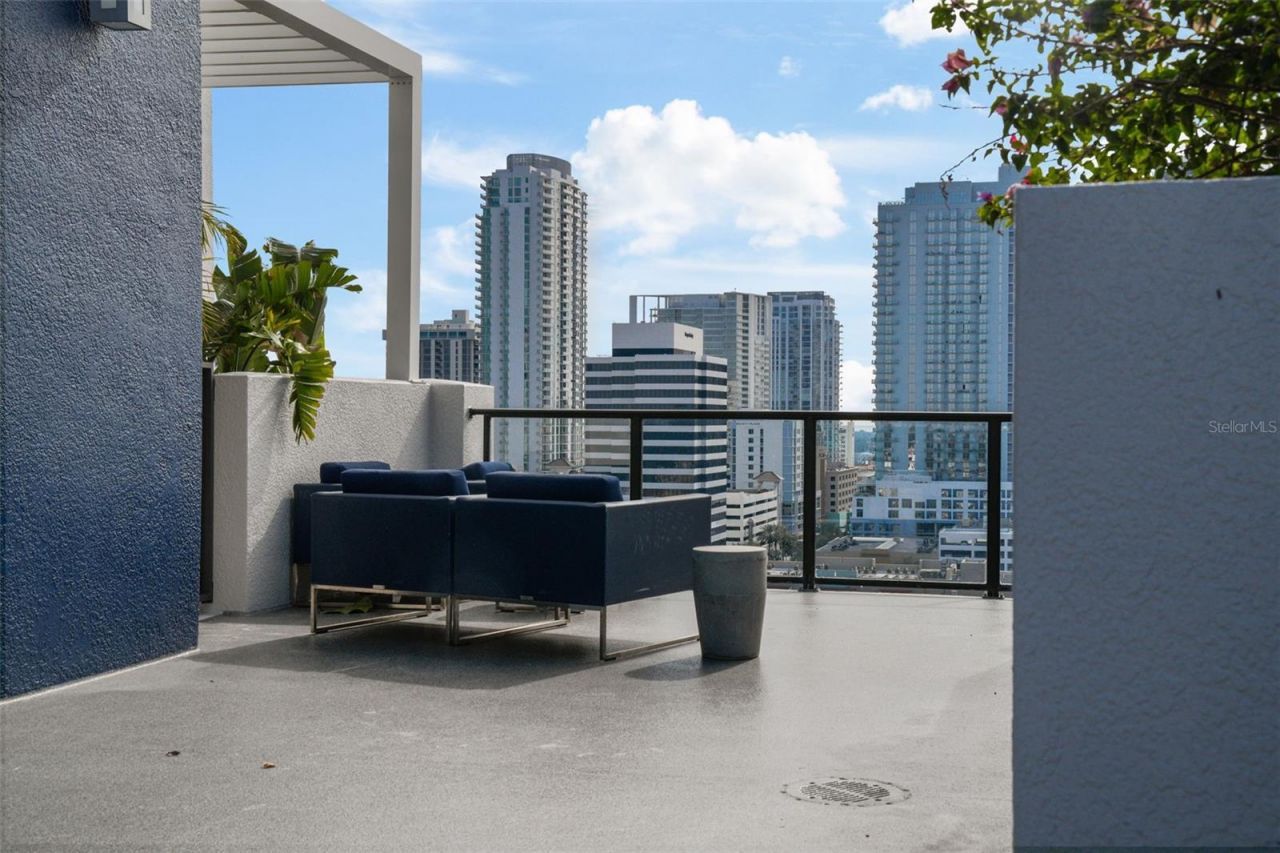 226 5th Avenue N, Unit 1106, Saint Petersburg, FL 33701 Photo