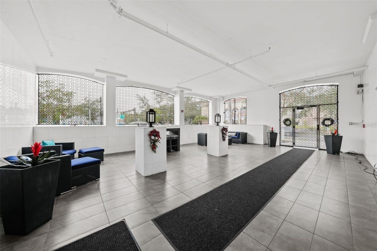 226 5th Avenue N, Unit 1106, Saint Petersburg, FL 33701 Photo