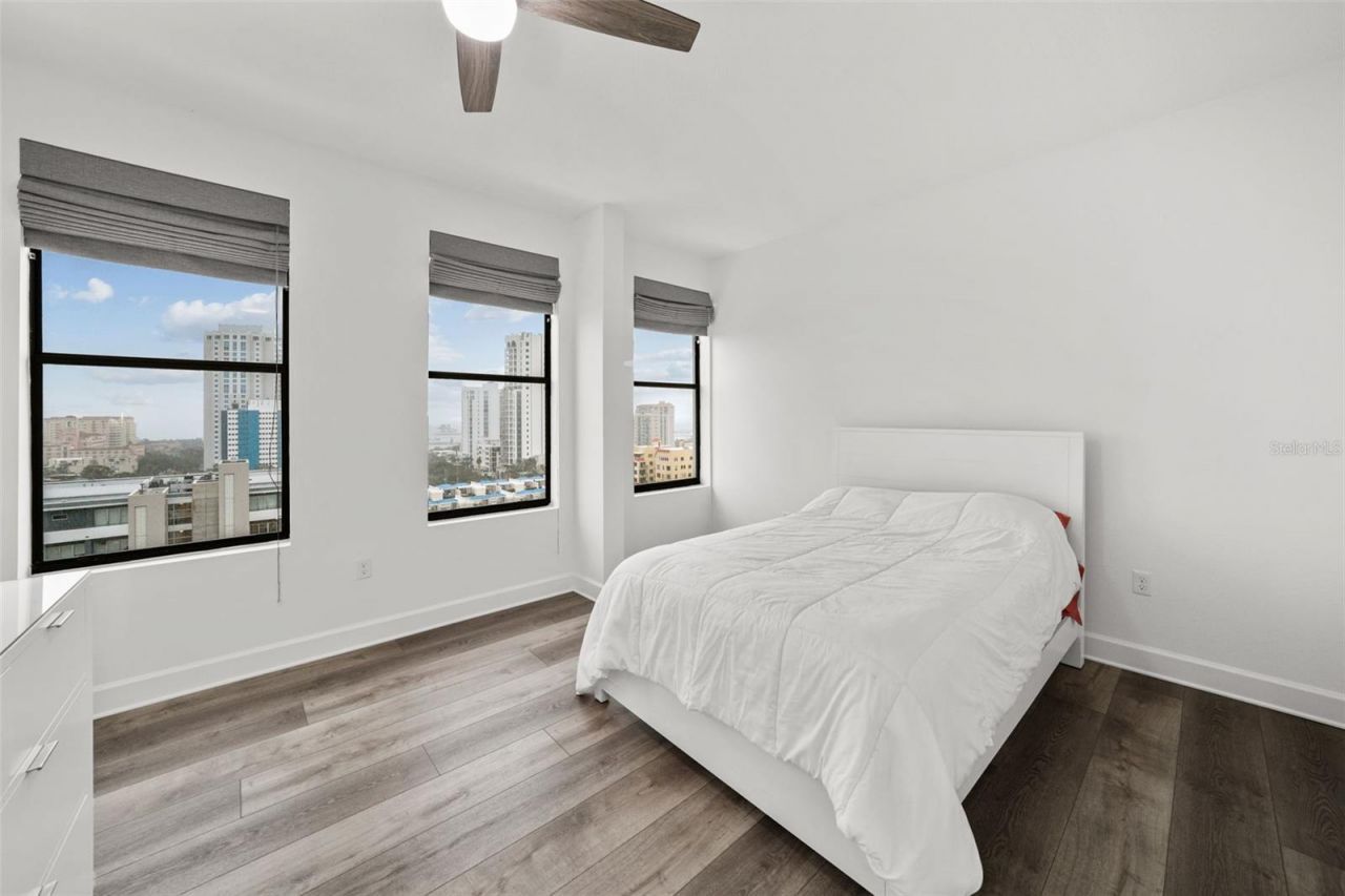 226 5th Avenue N, Unit 1106, Saint Petersburg, FL 33701 Photo