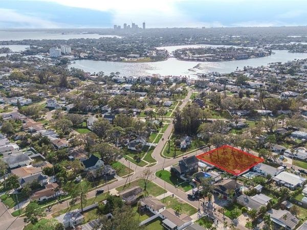 1535 CONNECTICUT AVENUE NE, ST PETERSBURG, FL 33703