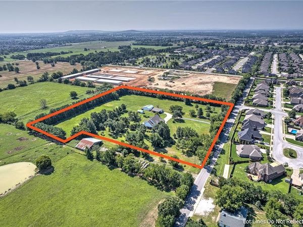 1802 S Liberty Bell Road, Rogers, AR 72758