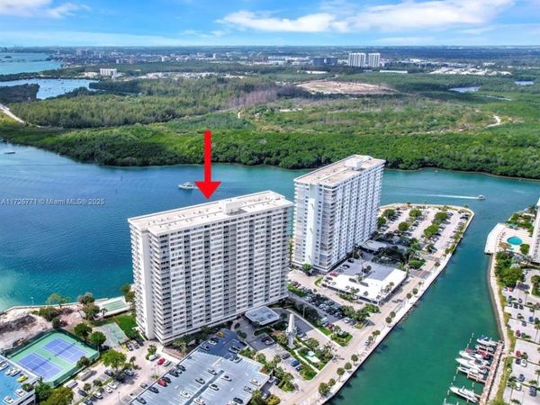 300 Bayview Dr, Unit 402, Sunny Isles Beach, FL 33160