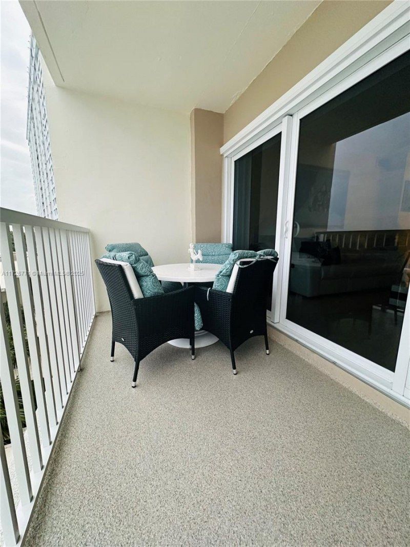 300 Bayview Dr, Unit 402, Sunny Isles Beach, FL 33160 Photo