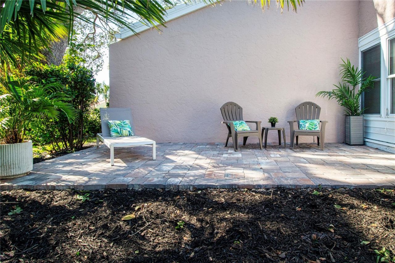 7213 Las Casas Drive, Sarasota, FL 34243 Photo