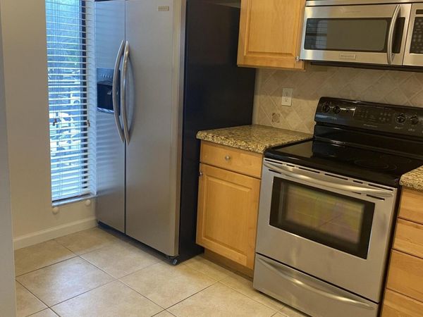 17 Royal Palm Way, Unit 305, Boca Raton, FL 33432