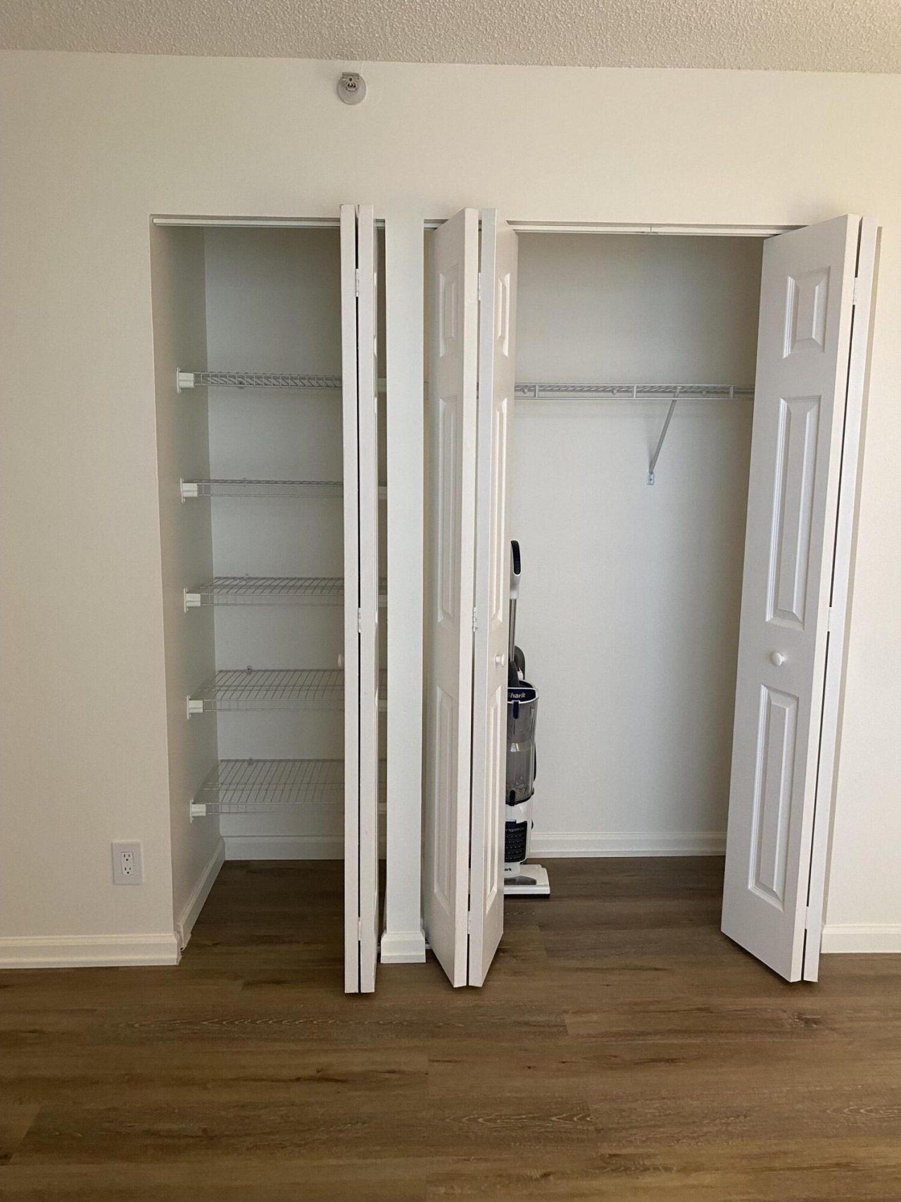 17 Royal Palm Way, Unit 305, Boca Raton, FL 33432 Photo